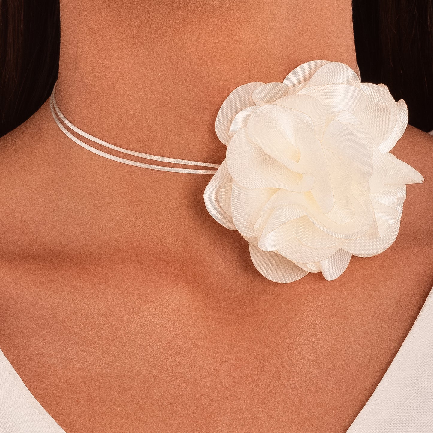 Francesca - neckwear featuring a medium-sized flower pendant on a slim cord