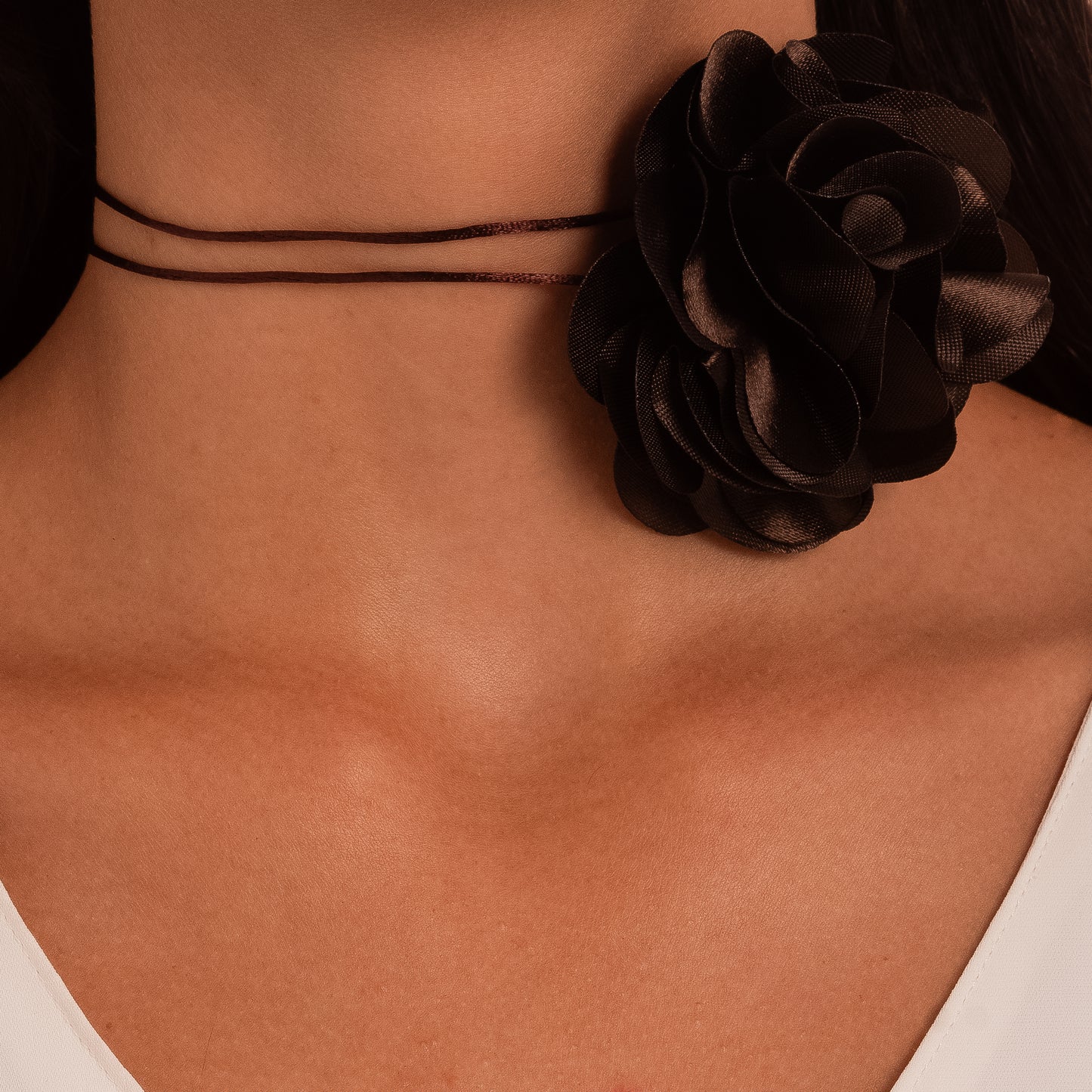 Francesca - neckwear featuring a medium-sized flower pendant on a slim cord