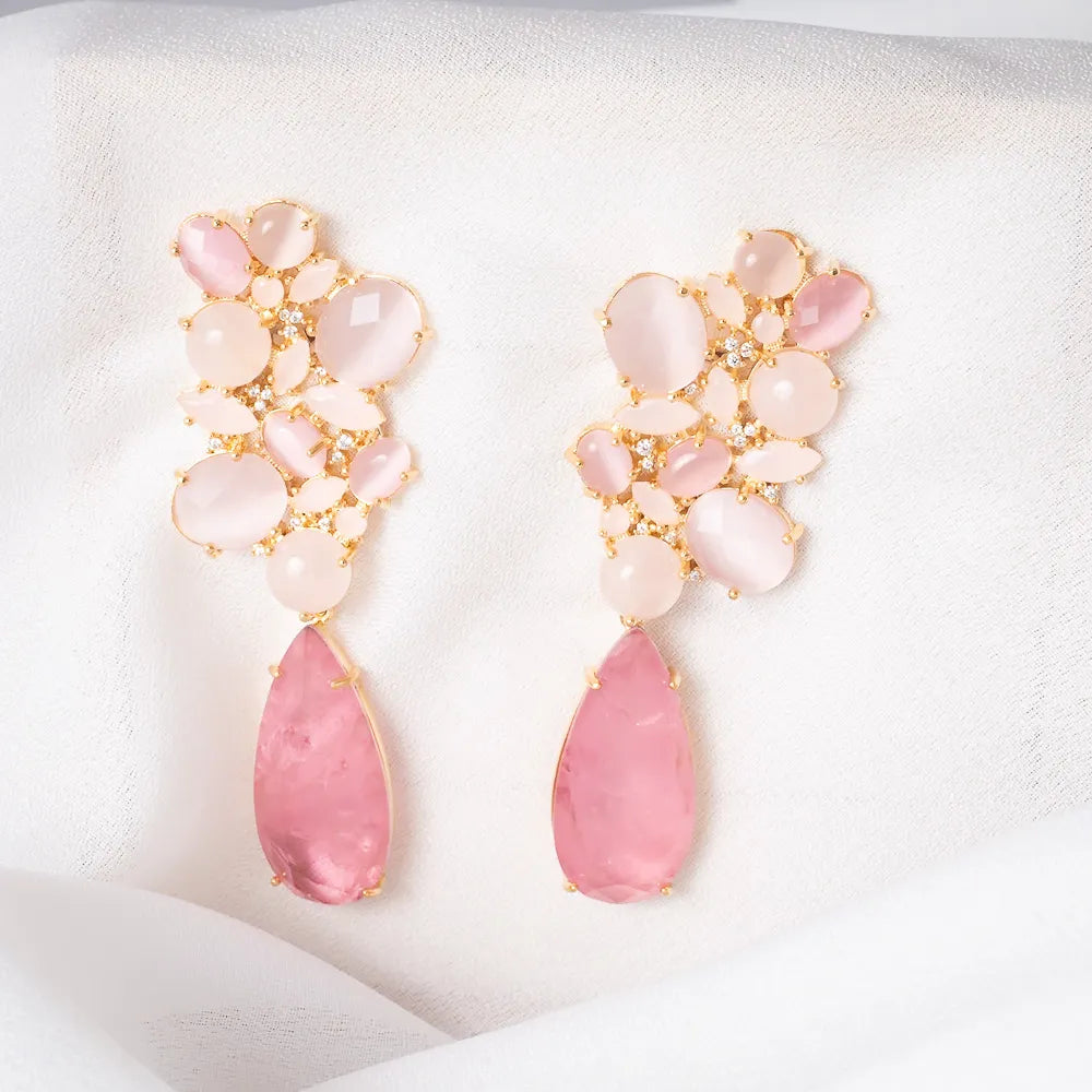 Thiannas - Earrings plated in 18k gold, elongated design with a gradient of rose quartz