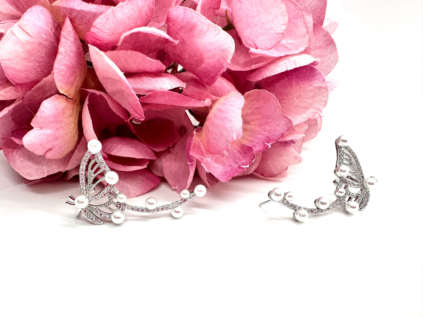 Olivia - Ear cuff style earring in the shape of a butterfly adorned with micro zirconias