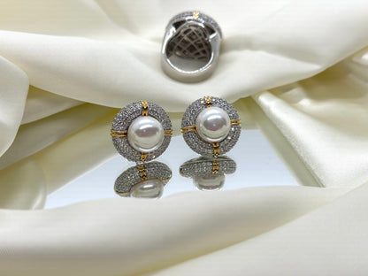 Mia - Earring with a blend of metals, maxi pearl at the center adorned with micro zirconias