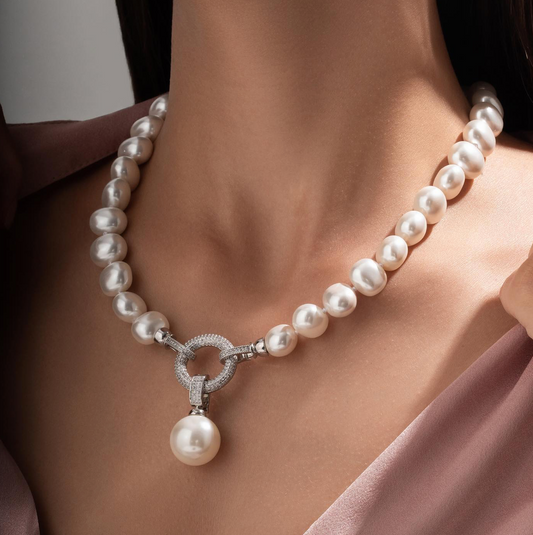 Lizzy - Maxi pearl necklace with pearl pendant and zirconia-studded hoop