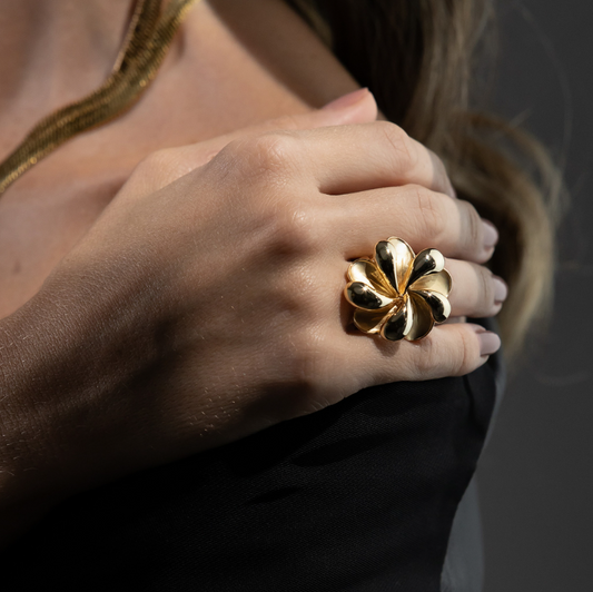 Liv - gold flower ring