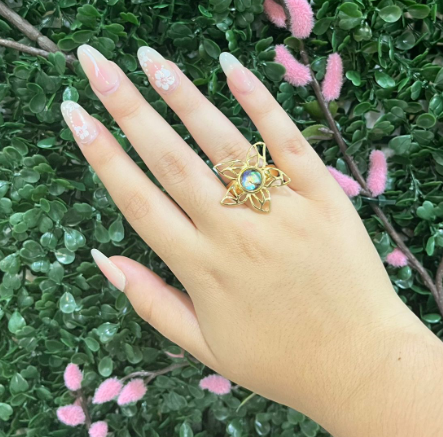 Lorrie - gold flower ring