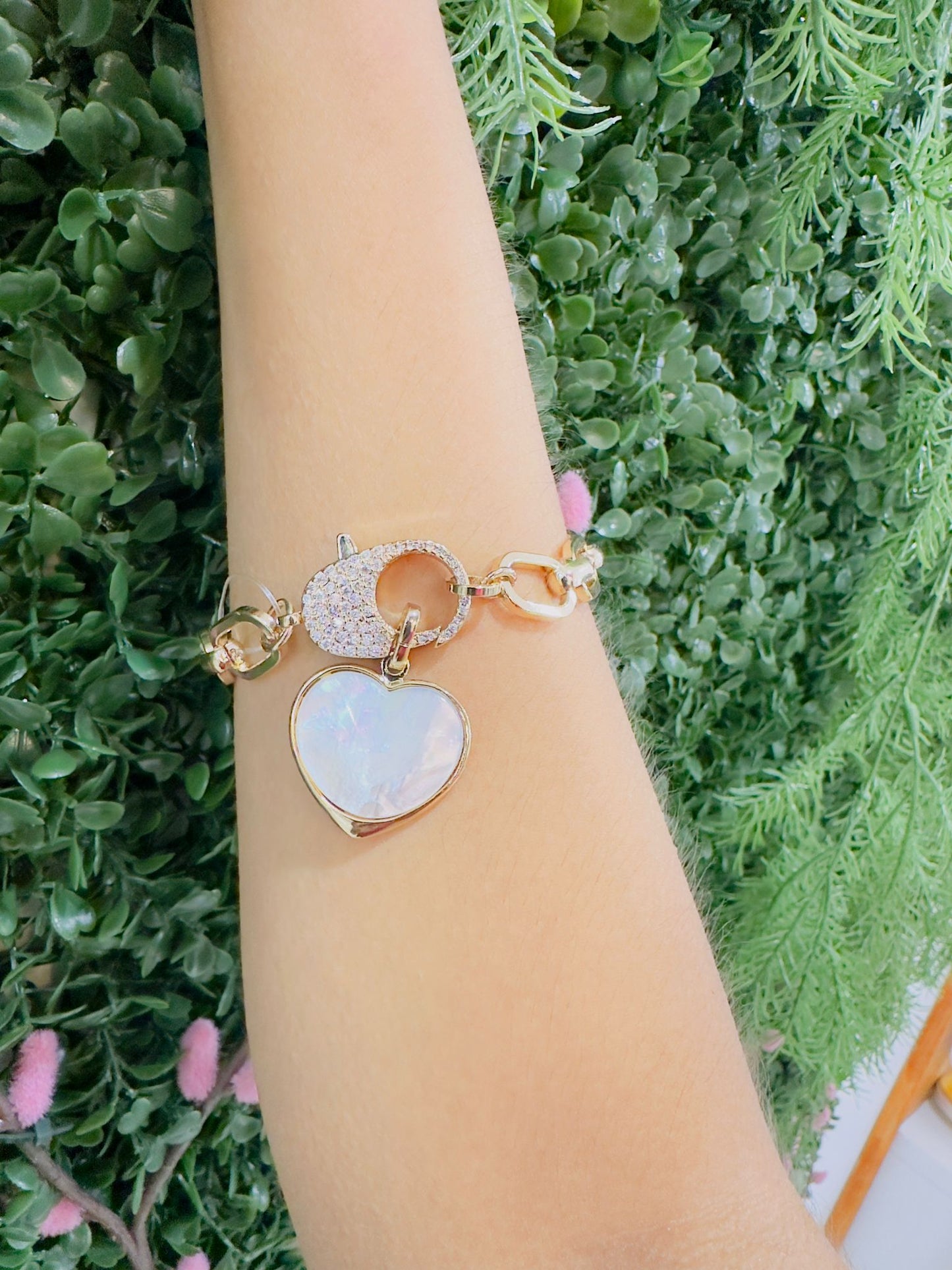 Azari - Mother-of-Pearl Heart Charm Bracelet