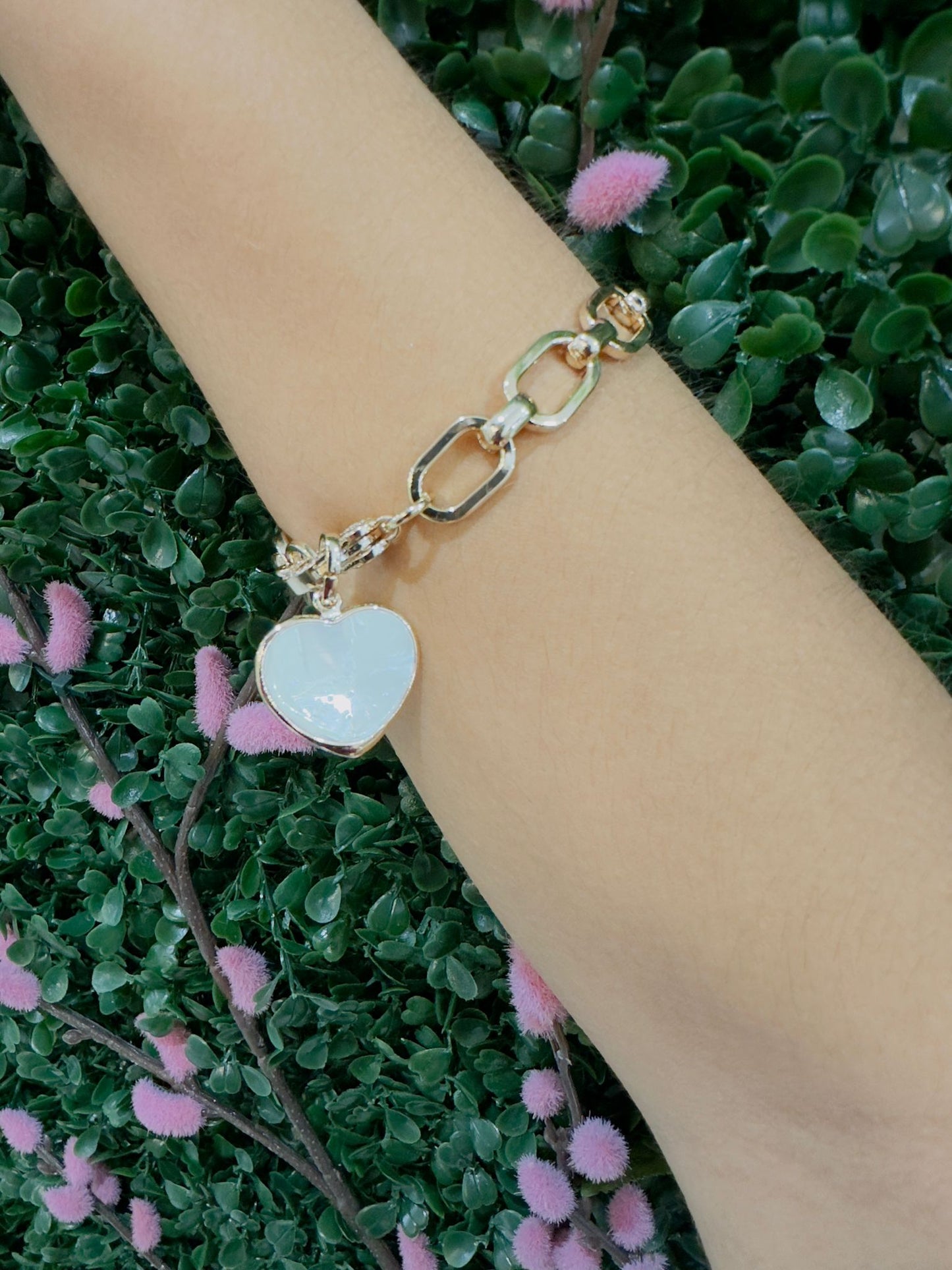 Azari - Mother-of-Pearl Heart Charm Bracelet