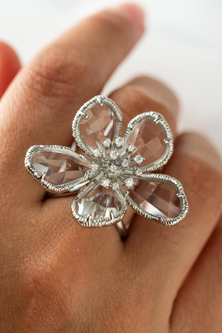 Fernanda - adjustable flower ring