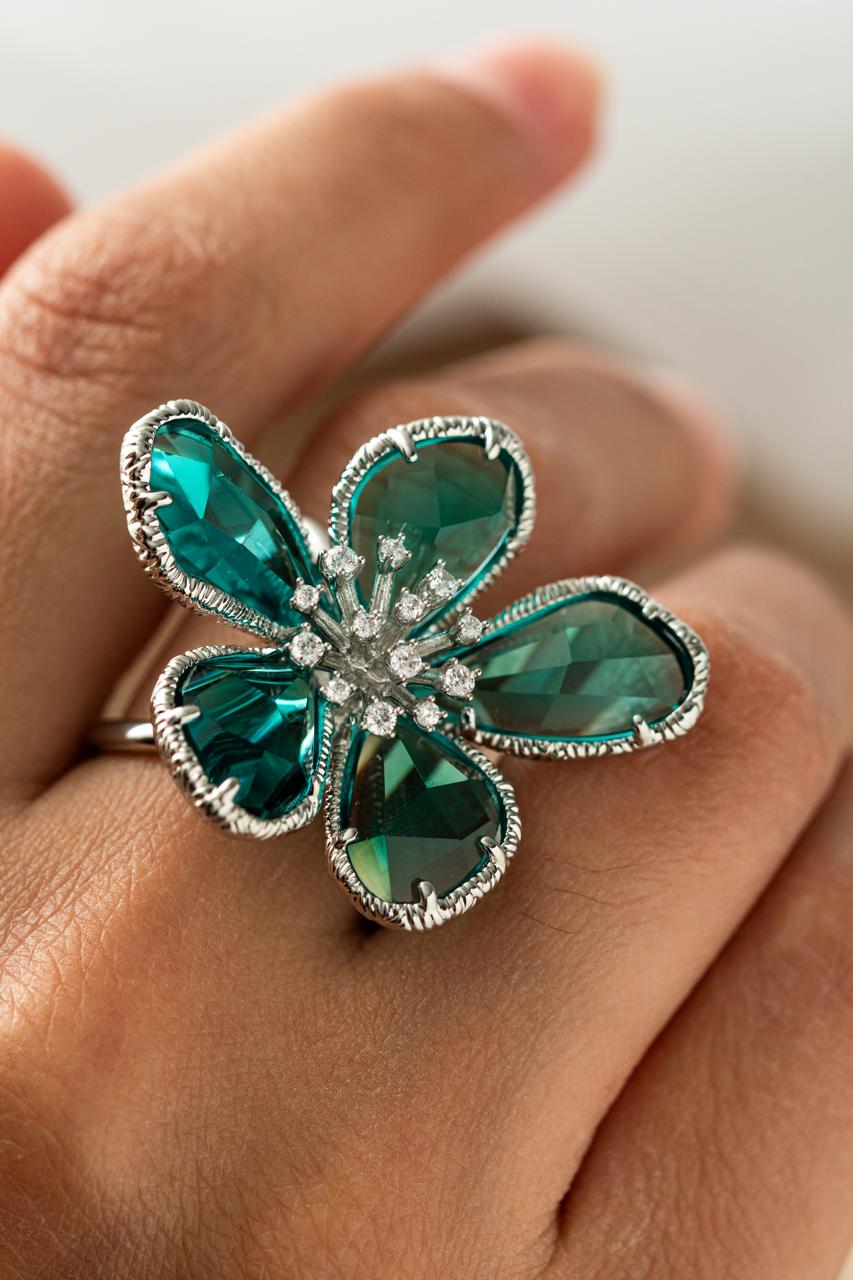 Fernanda - adjustable flower ring