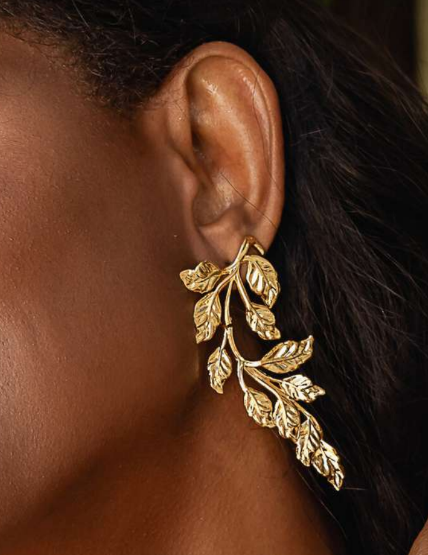 Noleole Vera - gold vine earring